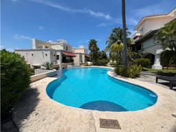 ZONA HOTELERA VILLA EQUIPADA RENTA FIJA o VENTA