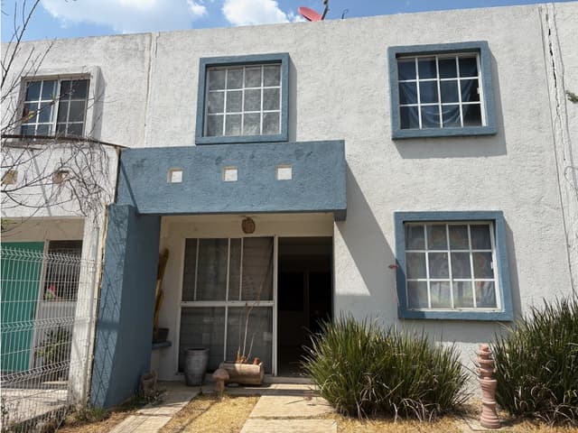 SE VENDE CASA EN FRACC TERRANOVA 2 SALIDA A AEROPUERTO MORELIA