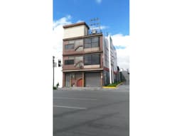Edificio en venta a una cuadra de Av Juarez y Colon MAO