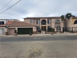 CASA EN VENTA EN LA PINTORESCA Y CODICIADA ZONA DE PLAYAS DE TIJUANA