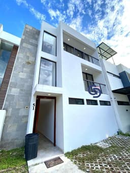 Se Renta Linda Casa en Residencia Aqua By Cumbres de 3 Rec Sin Muebles y Alberca Privada