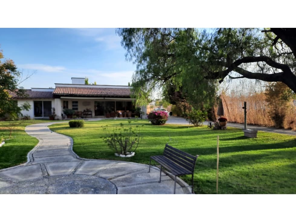 En Venta de una planta en Jurica — foto 1