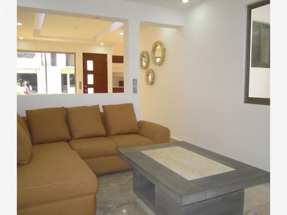 LUJOSA CASA EN PRIVADA, ALBERCA Y JARDIN — foto 5