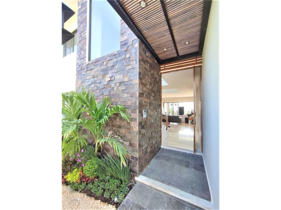 MODERNA CASA EN PARAISO, ACABADOS DE LUJO — foto 3