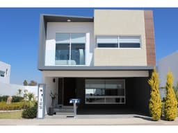 CASA EN VENTA AL NORTE DE LA CIUDAD (SC)