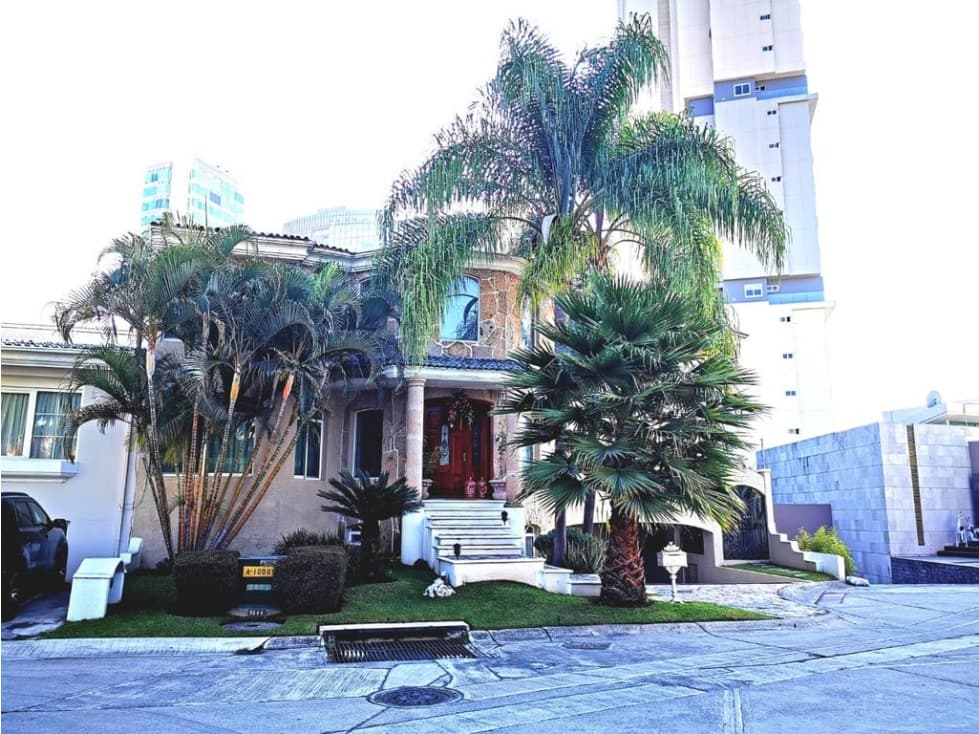 CASA EN VENTA EN PUERTA DE HIERRO — foto 2