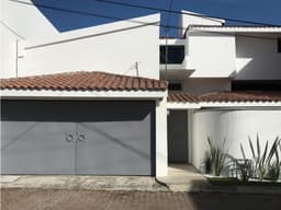 Venta o Renta de Casa Sola en Fracc. Vista Hermosa