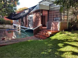 Venta de Casa Sola en La Colonia Vista Hermosa