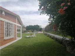 Venta de Casa Sola en Fraccionamiento Prados del Sol