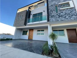 Casa 57-G Acabados Premium en la Cima Zapopan