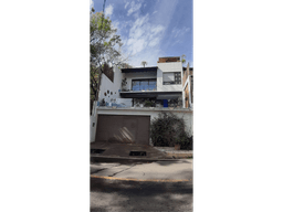 CASA CON VISTA AL LAGO EN SAN GASPAR