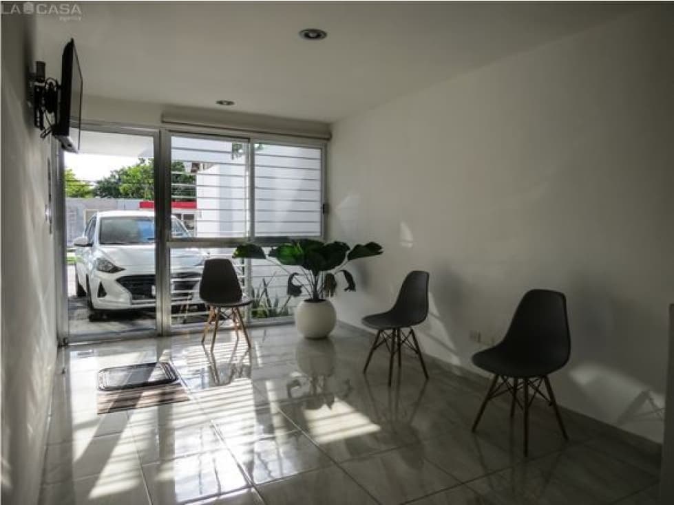 ESPACIO EN RENTA PARA CONSULTORIO — foto 1