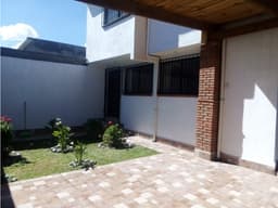 COMODA CASA EN ZINACANTEPEC TOLUCA