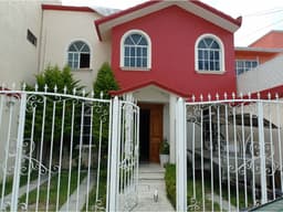 Amplia casa en Villas del Alamo, Pachuca, Hgo. Precio de oportunidad.