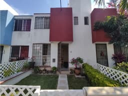 Casa en renta cn alberca amueblada ZONA DE HOSPITALES precio a tratar