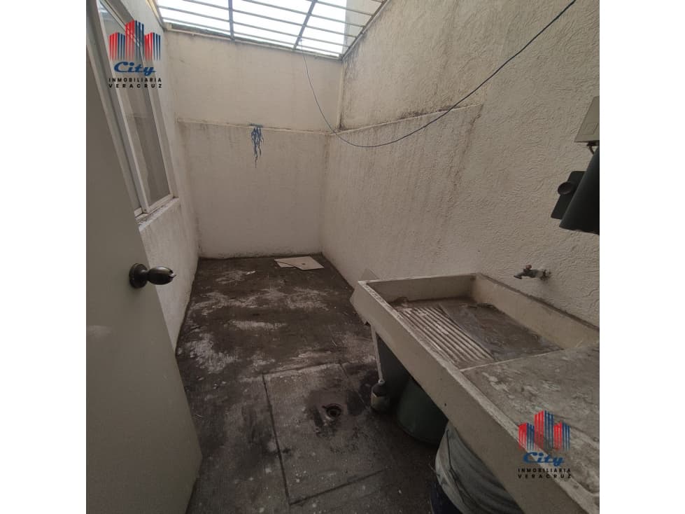 VENTA DE CASA EN LOMAS DE RIO MEDIO 4 — foto 5
