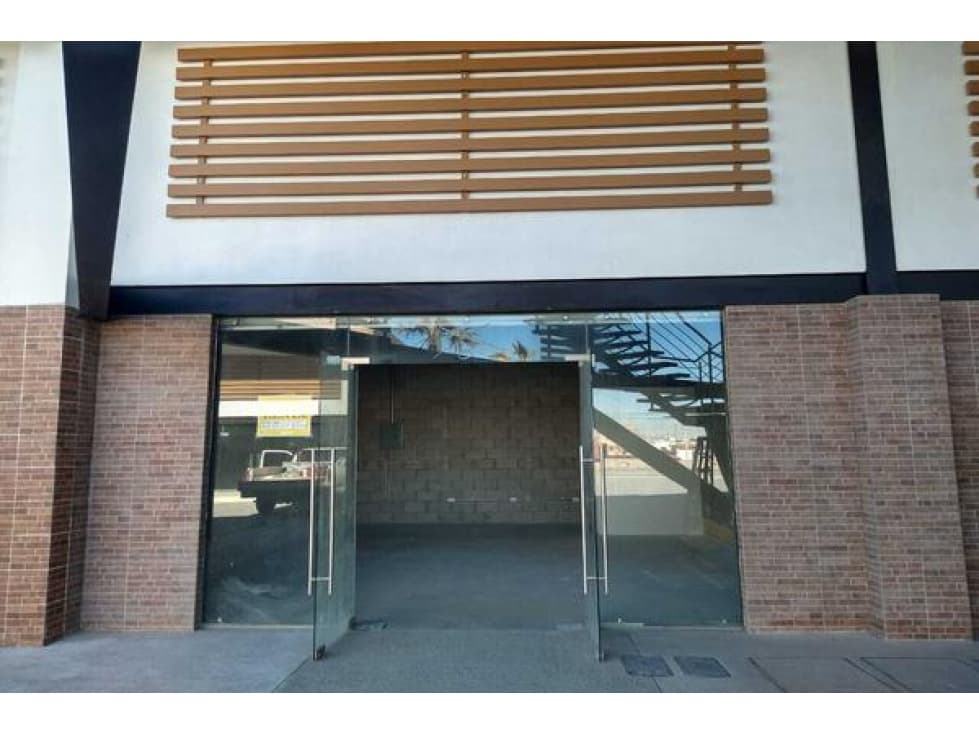 Locales comerciales, 48 m2 en renta, sector Las Torres — foto 2