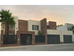 Casa en Venta con Amplio Patio La Rioja, Hermosillo, Sonora