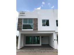 CASA EN VENTA EN RESIDENCIAL VALLE REAL, TAPACHULA CHIAPAS