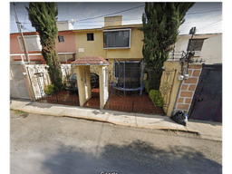 BONITA CASA EN COL. VIVEROS DE LA LOMA ADJUDICADA