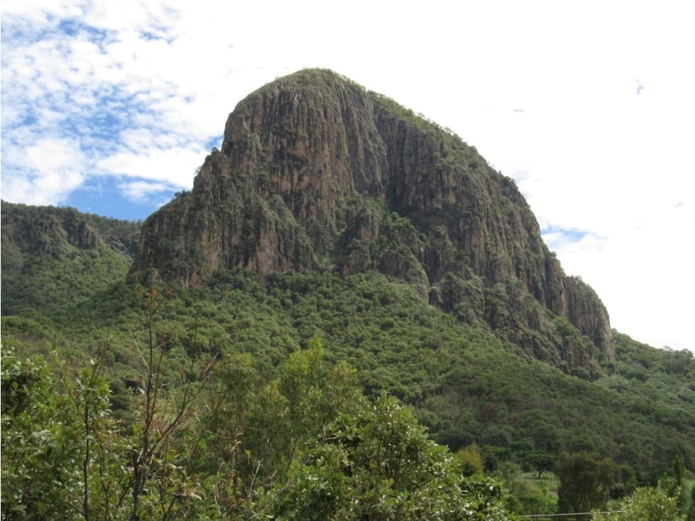 EXCEPCIONAL TERRENO EN LAS MONTAÑAS — foto 2