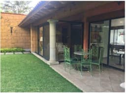 CASA EN VENTA EN ZONA RESIDENCIAL VISTA HERMOSA ZONA DORADA