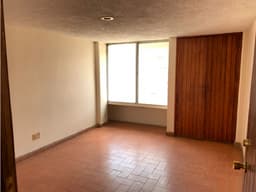 se renta local para oficina o departamento céntrico.