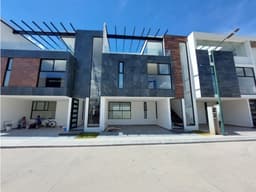 Casa En Venta En Fraccionamiento Nobel Cerca De Recta A Cholula