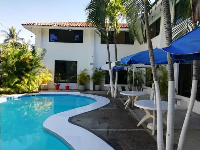 CASA EN RENTA VACACIONAL 30 PERSONAS $ 13,000 PESOS POR NOCHE