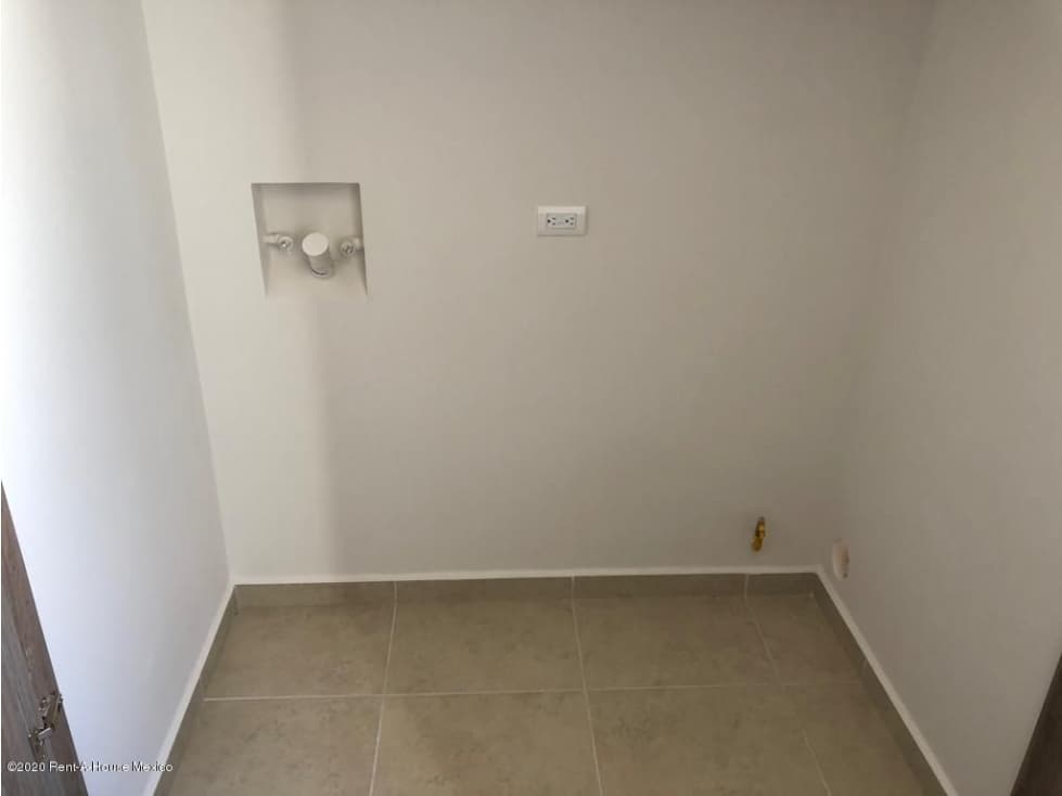 Casa Hermosa en Venta en El Mirador KP — foto 3