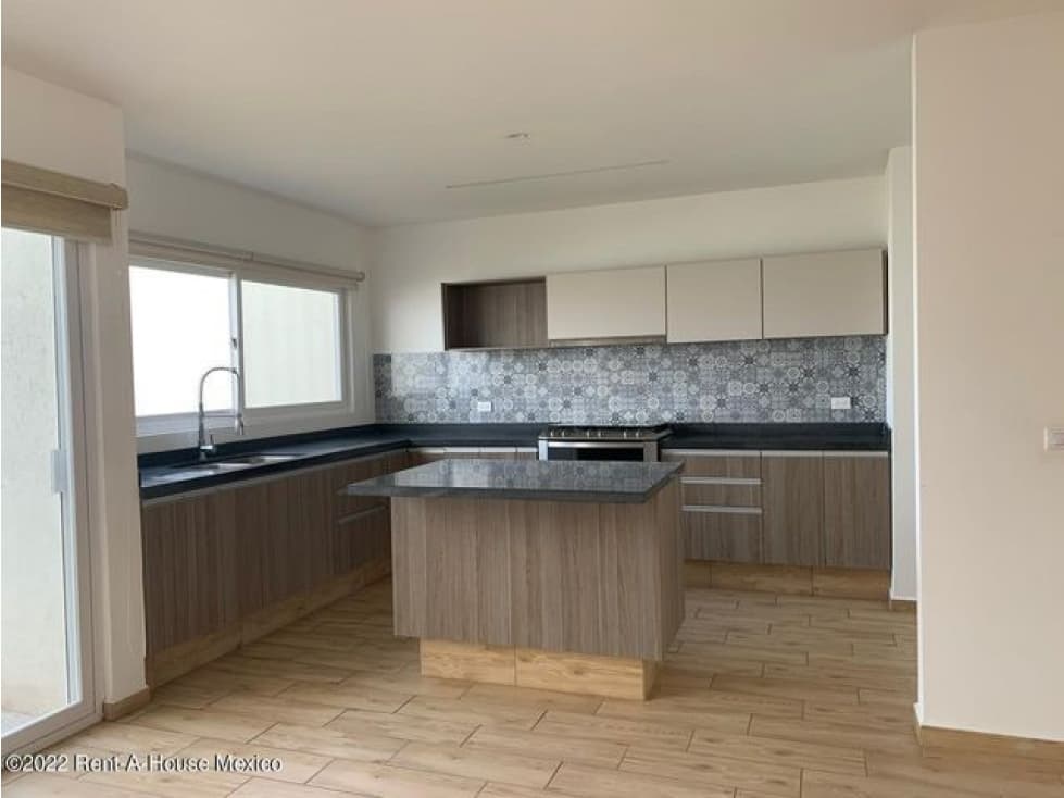 SE RENTA CASA CON ESPACIOS AMPLIOS — foto 2