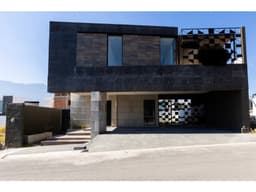 Venta Casa en Bosques de las Misiones en carretera Nacional
