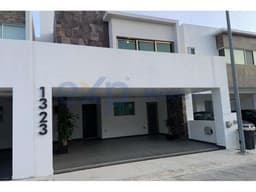 Casa en Venta en Jardines del Sur 3, SMZ-333