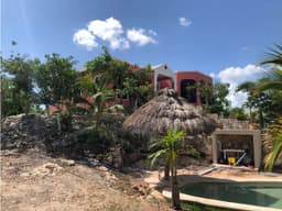 Casa con piscina en renta en Chichimila